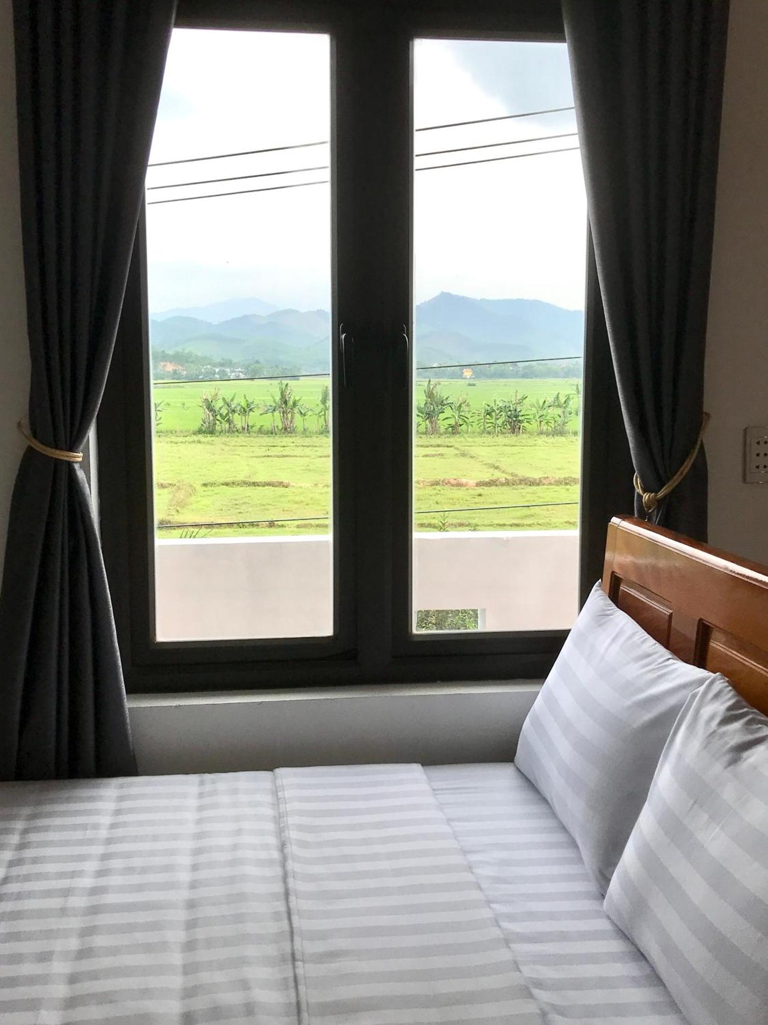 Happy Field Homestay Phong Nha Exteriör bild