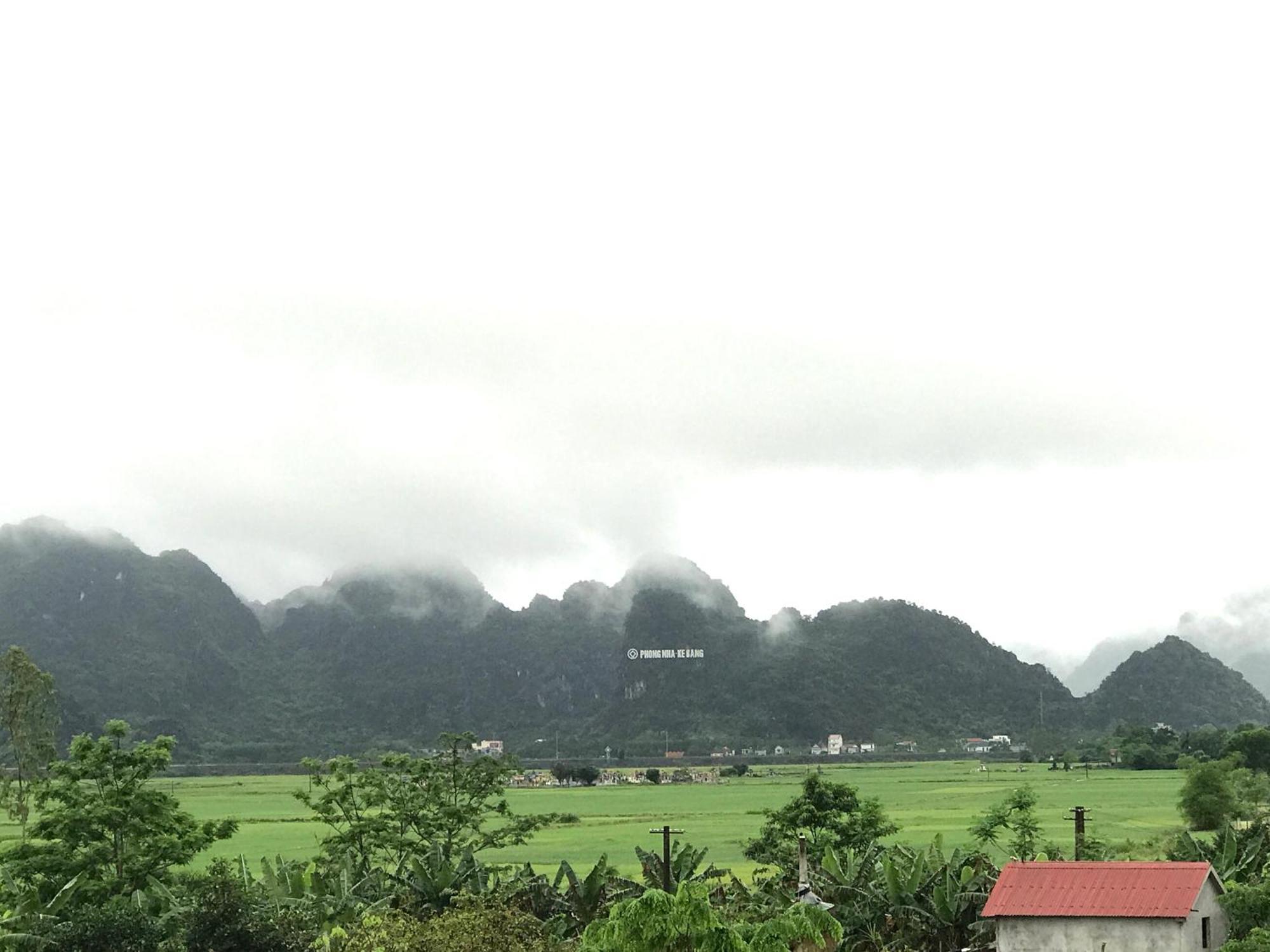 Happy Field Homestay Phong Nha Exteriör bild